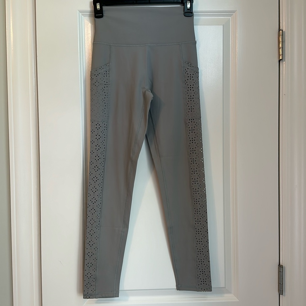 gray aerie leggings